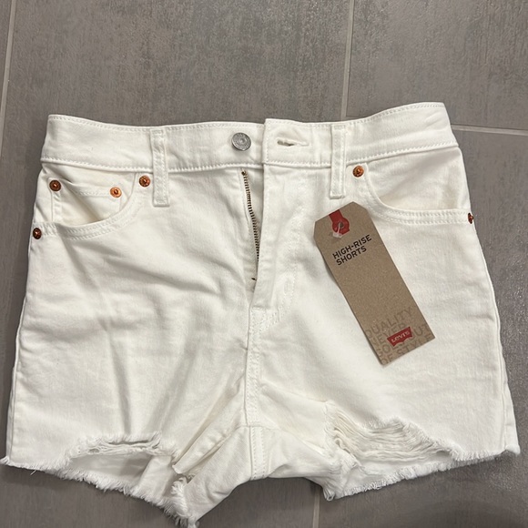 Levi’s White High Rise Shorts - Distressed Cut Off - Picture 4 of 8